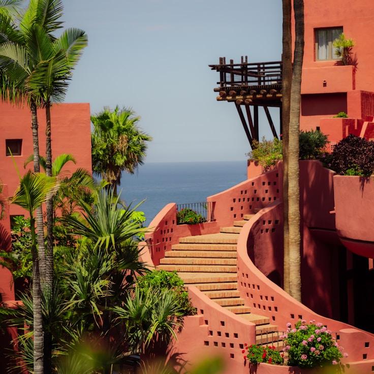 Family terraces and cafés for calm evenings in Lisbon
